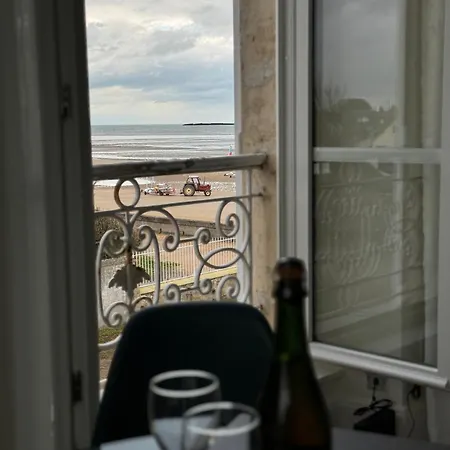 Waterfront At Gold Beach, Sea View, Private Parking Appartamento Saint-Côme-de-Fresné