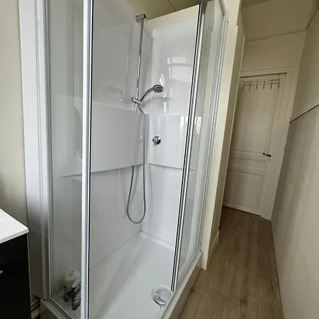 Sunny On D-day With Parking Apartamento