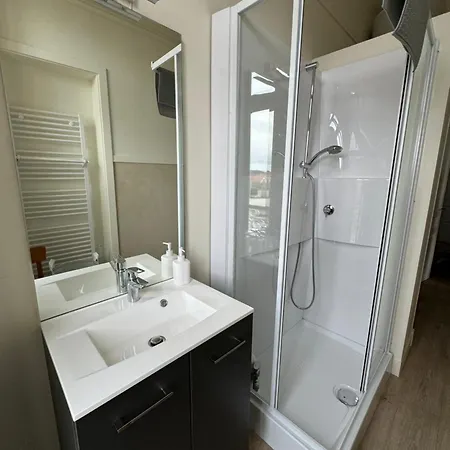 شقة Waterfront At Gold Beach, Sea View, Private Parking Saint-Côme-de-Fresné