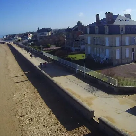 Waterfront At Gold Beach, Sea View, Private Parking