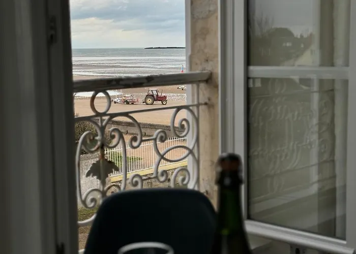 Sunny On D-day With Parking Apartmán Saint-Côme-de-Fresné