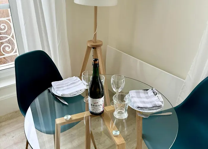 Sunny On D-day With Parking Apartmán